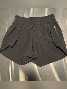 Lululemon Track That Mid-Rise Lined Short 5”